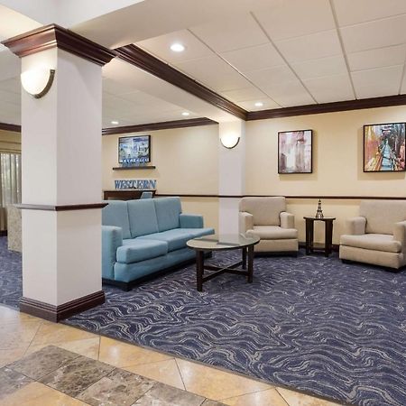 Best Western Coffeyville Central Business District Inn And Suites Экстерьер фото