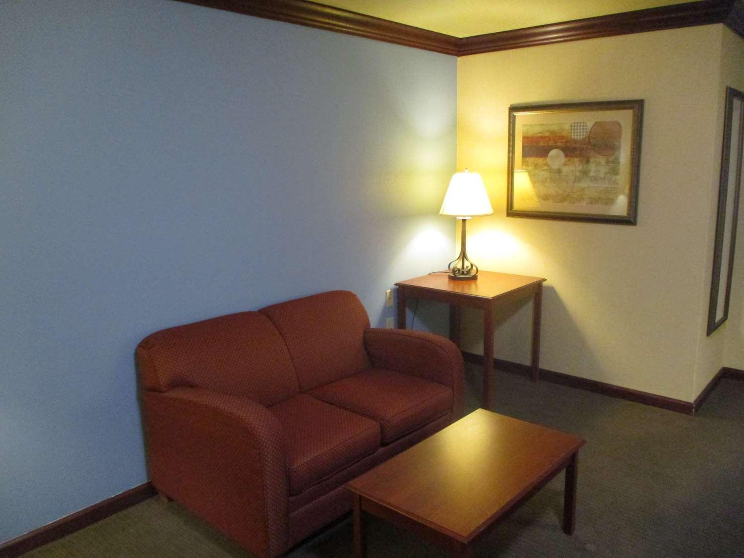 Best Western Coffeyville Central Business District Inn And Suites Экстерьер фото