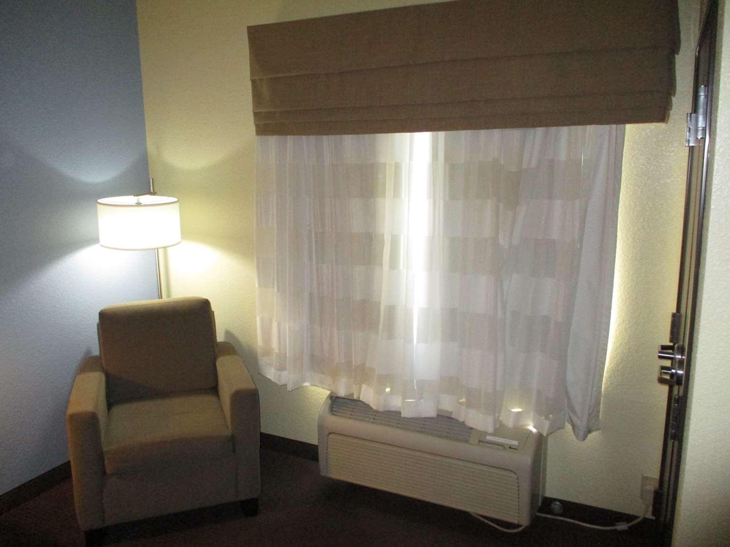 Best Western Coffeyville Central Business District Inn And Suites Экстерьер фото
