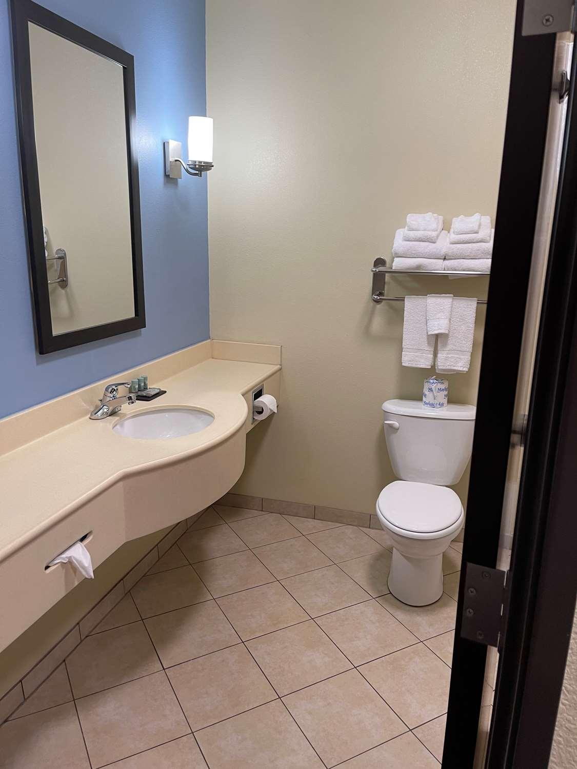 Best Western Coffeyville Central Business District Inn And Suites Экстерьер фото