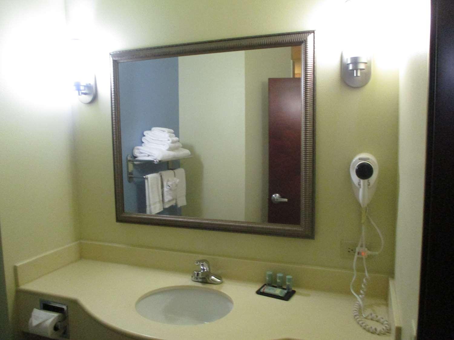 Best Western Coffeyville Central Business District Inn And Suites Экстерьер фото